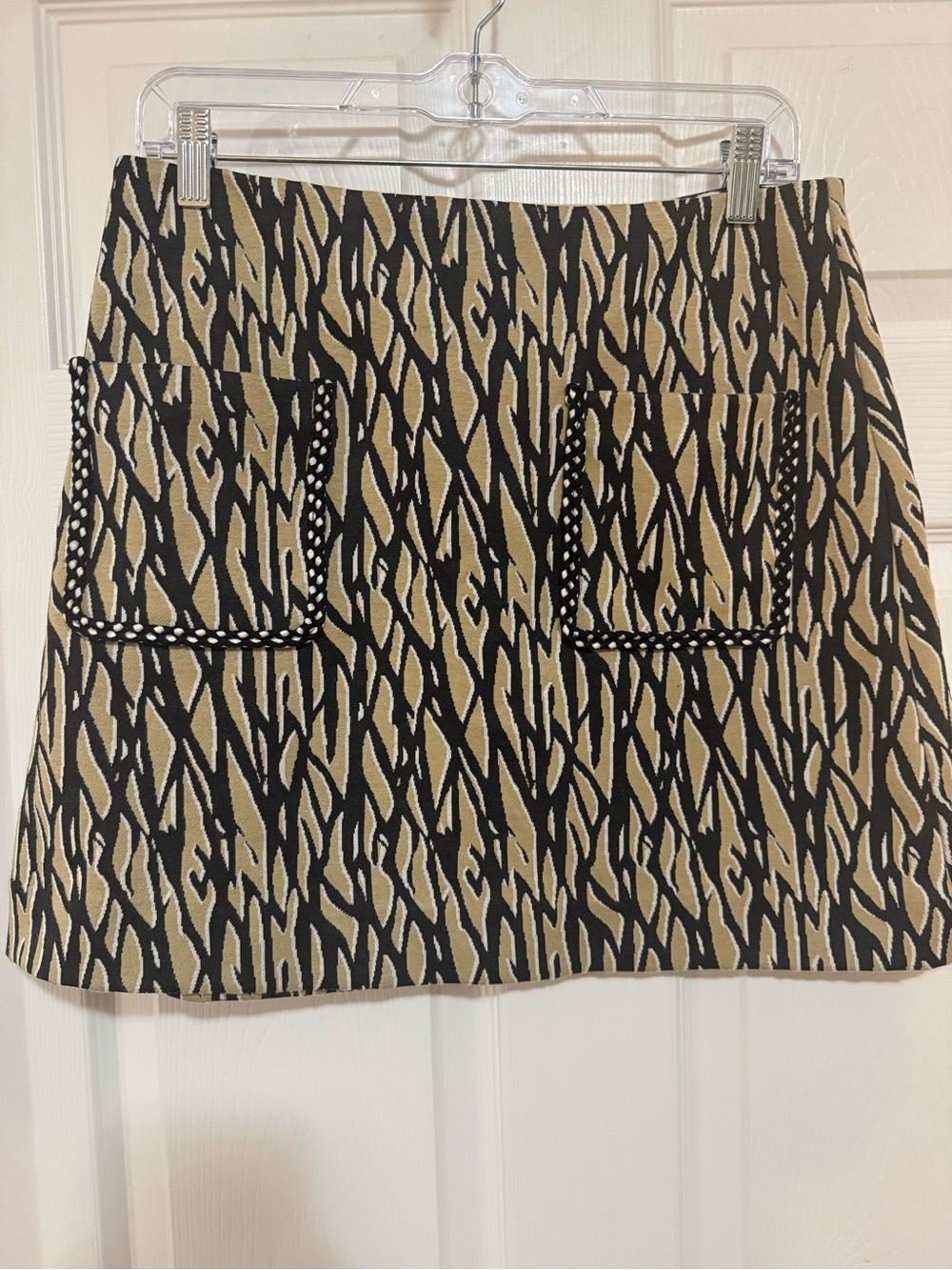 Diane Von Furstenberg Melina Black and Beige Patterned Mini Skirt Patch Pockets